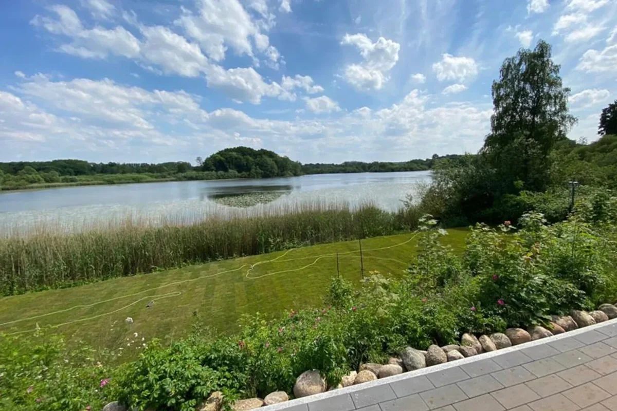 Blick von der Terrasse über den Schulensee