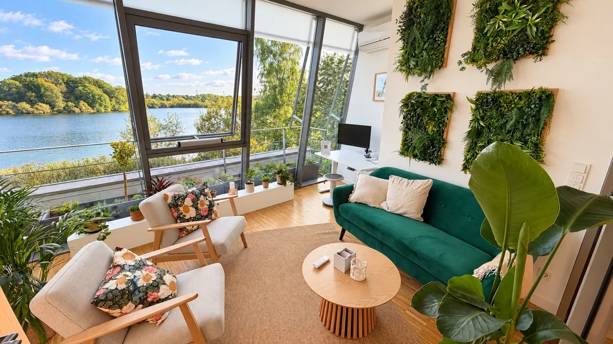 Urban Jungle – Grüne Ruhe am Wasser.